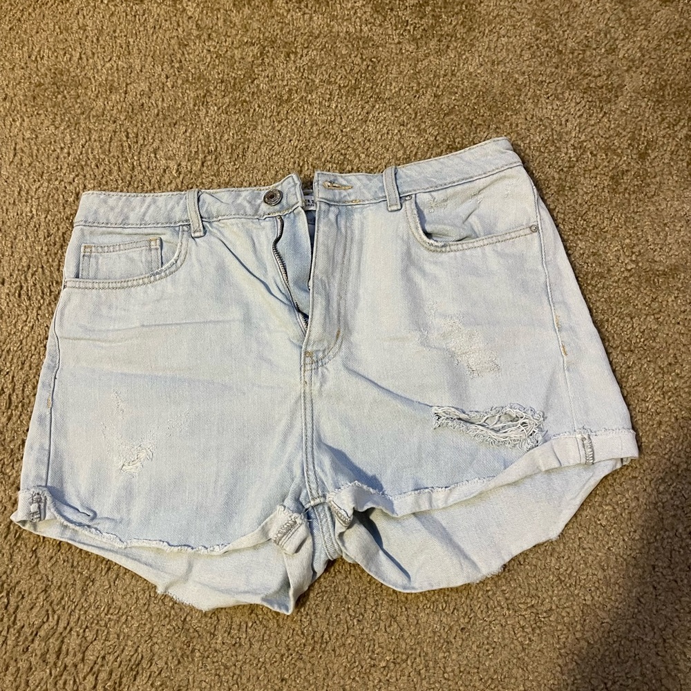 Forever 21 mom denim shorts, size 30!!! light blue with front rips!